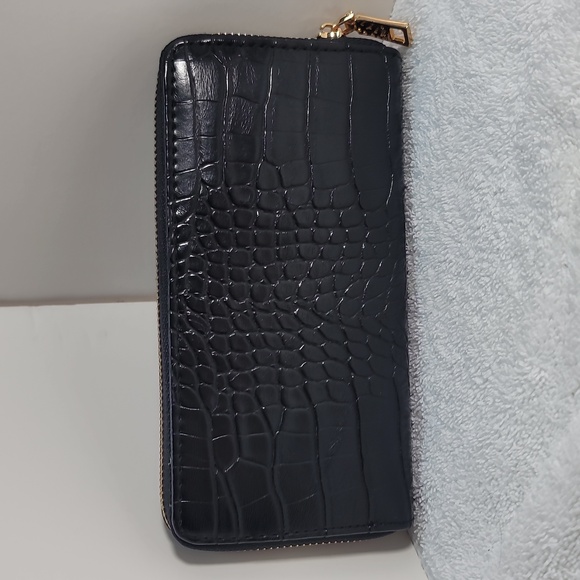 bebe los angeles full size wallet - NEW - Picture 2 of 4